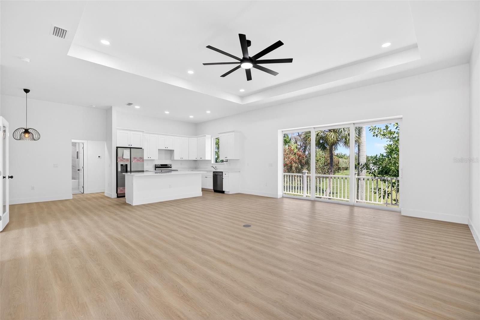 200 Leach Drive, FL