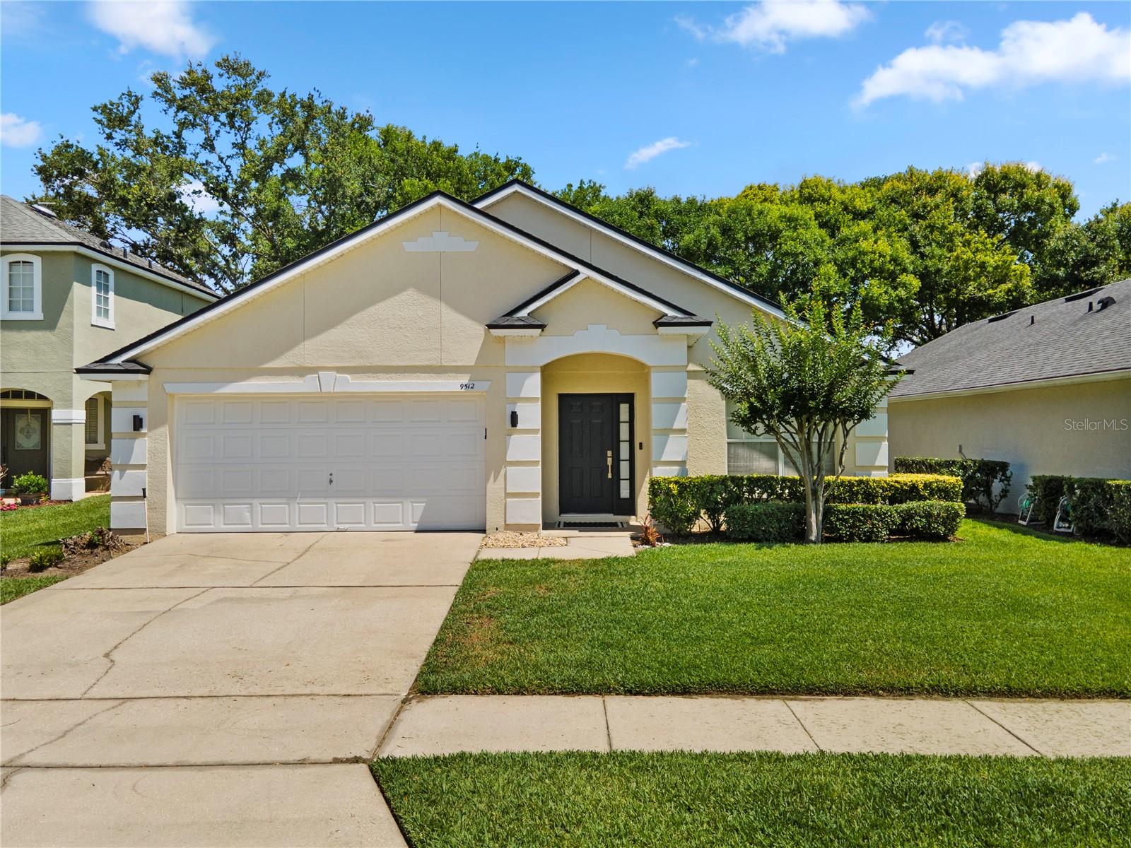 9512 Southern Garden Cir, FL