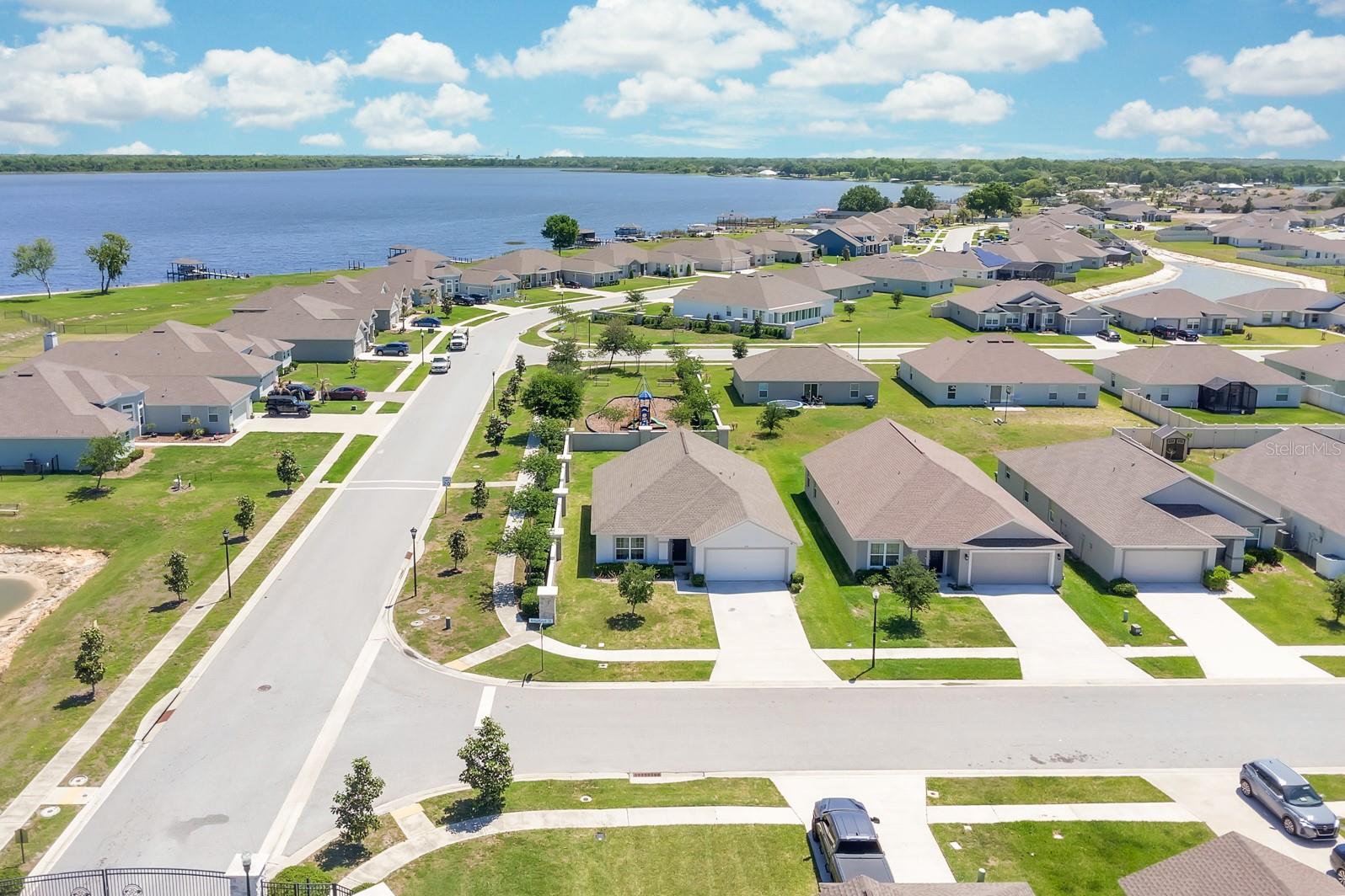 205 Arbuthnot Street, FL