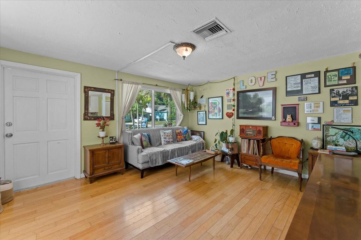 531 6th Street, FL