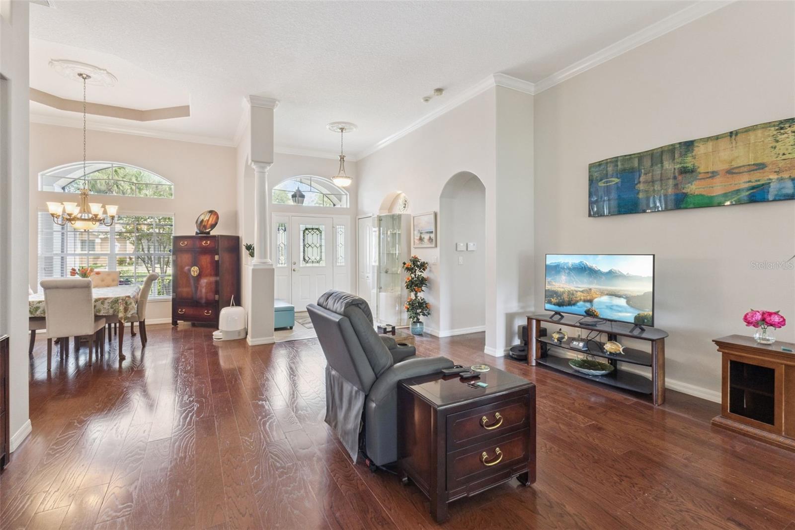 5607 Sir Churchill Drive, FL