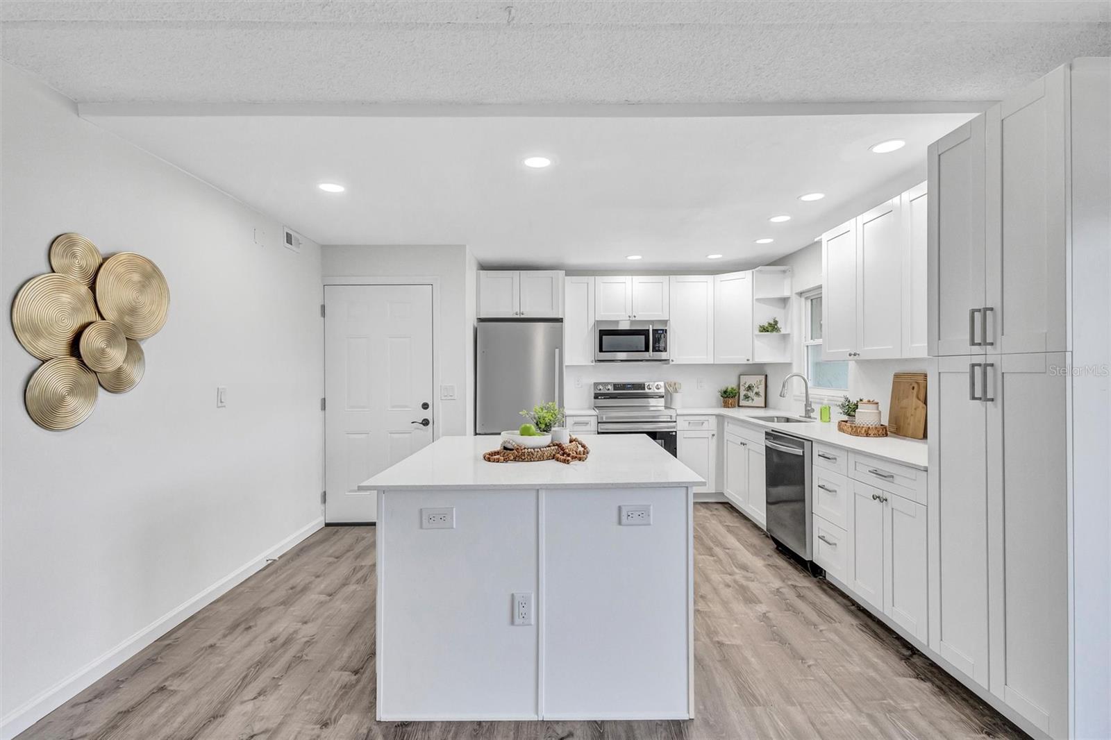 8817 Bay Pointe Drive, FL