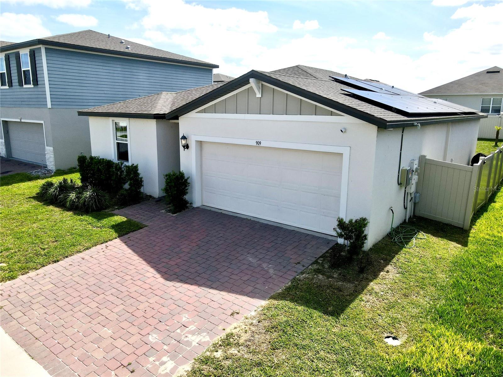 909 Cambridge Drive, FL
