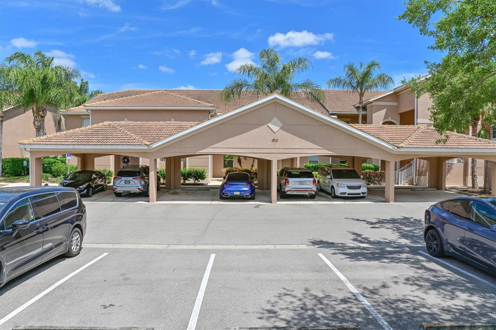 1011 Fairwaycove Lane, FL