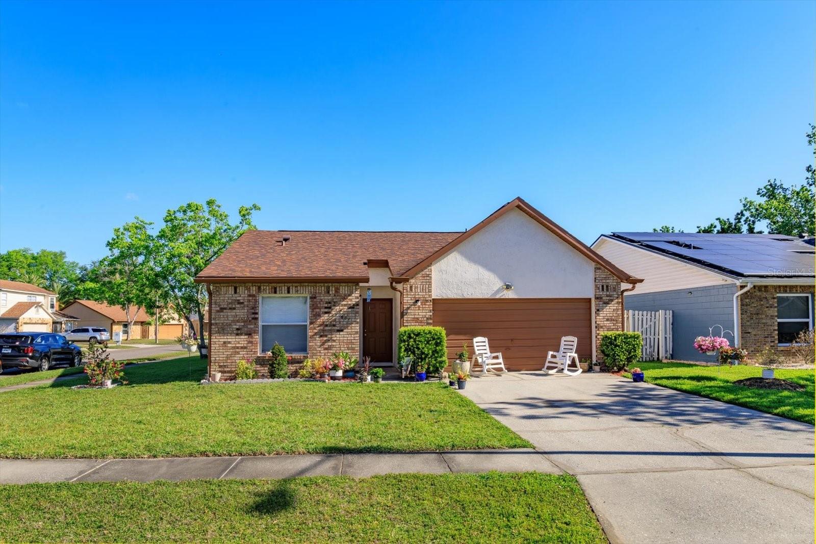 601 Oak Manor Circle, FL
