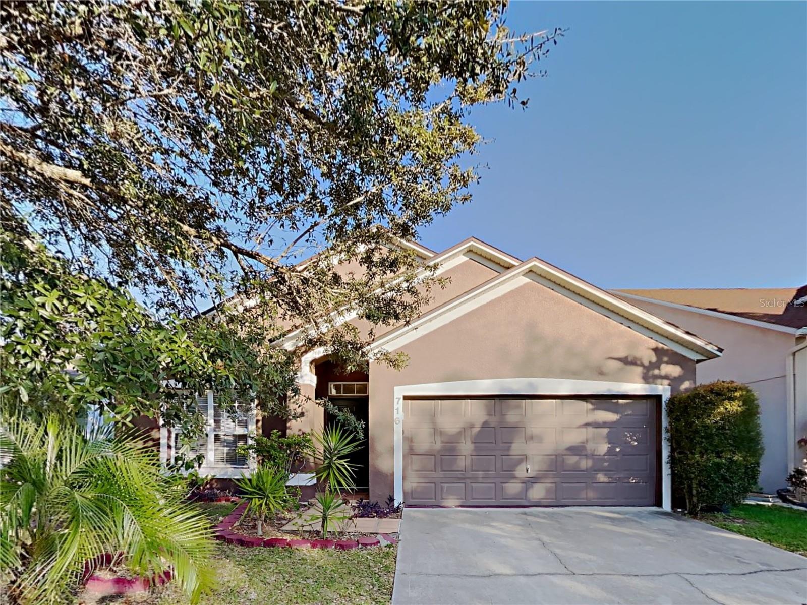 716 Knollwood Drive, FL