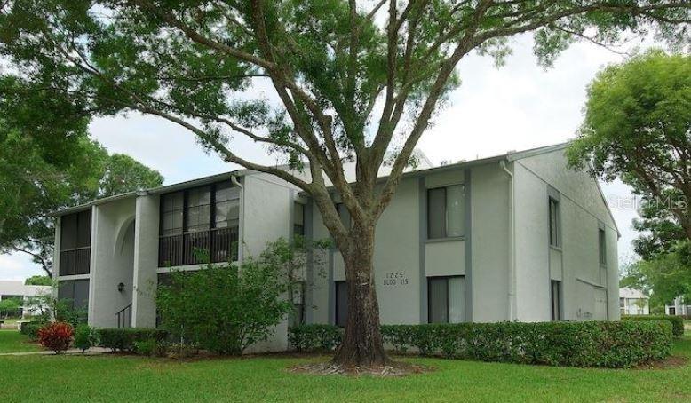 1225 Pine Ridge Circle, FL