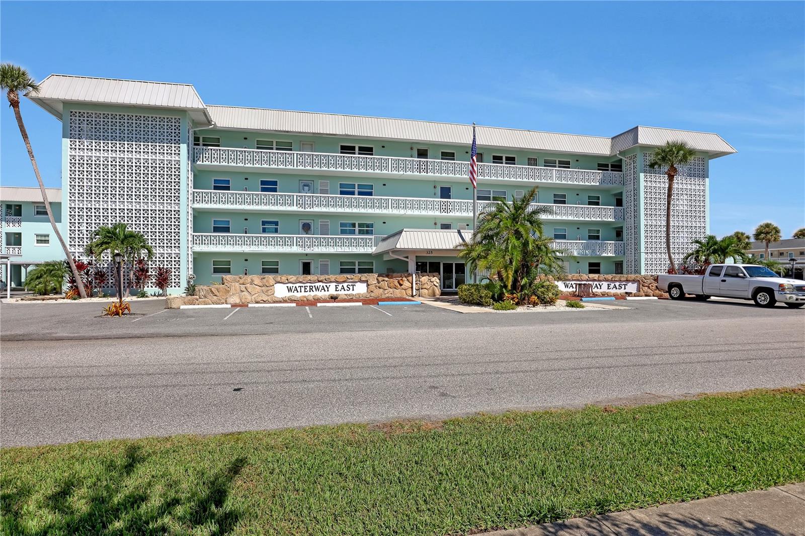 325 N Causeway #D104, FL