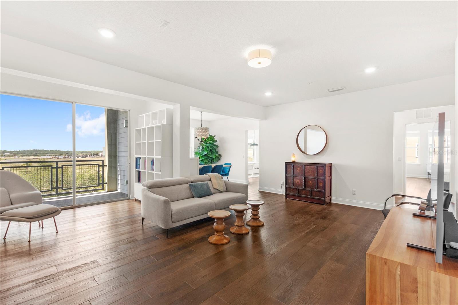7573 Laureate Boulevard, FL