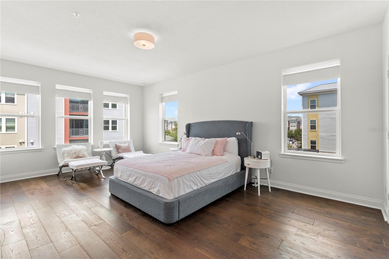 7573 Laureate Boulevard, FL