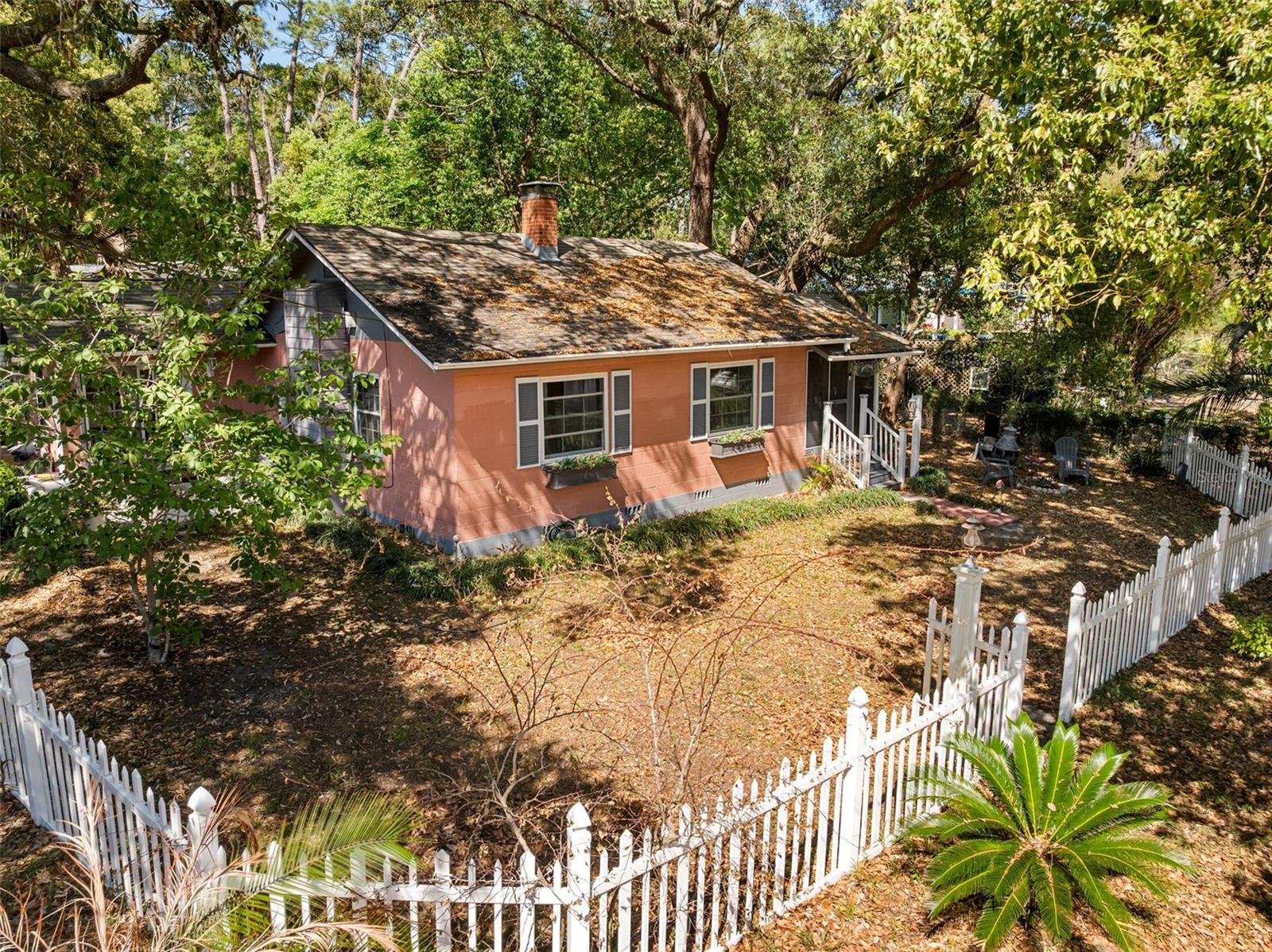 360 Se Lakeview Drive, FL