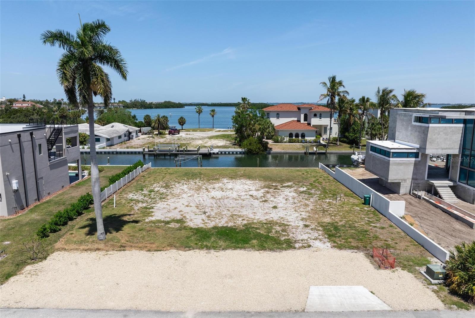 581 Rountree Dr, FL