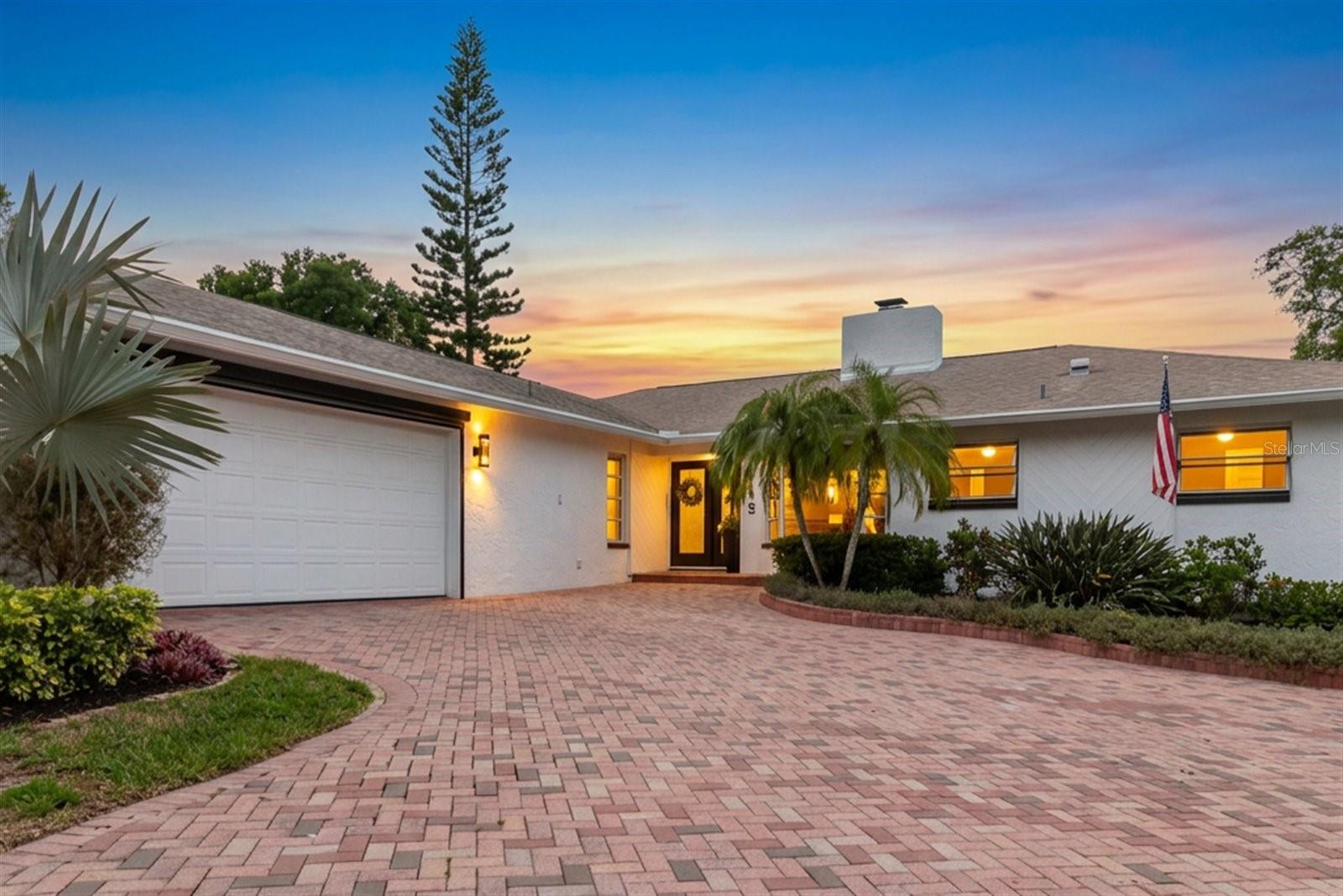 715 Rolling Hills Dr, FL