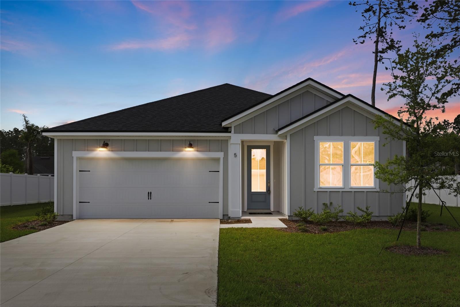 5 Reine Place, FL