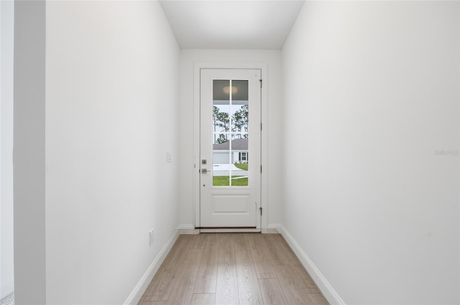 5 Reine Place, FL