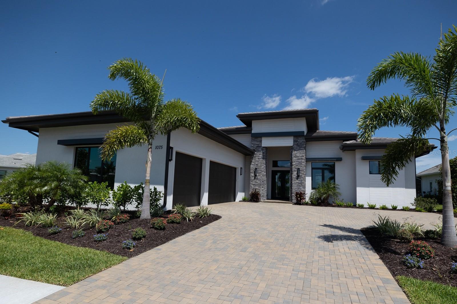 1075 Blue Shell Loop, FL
