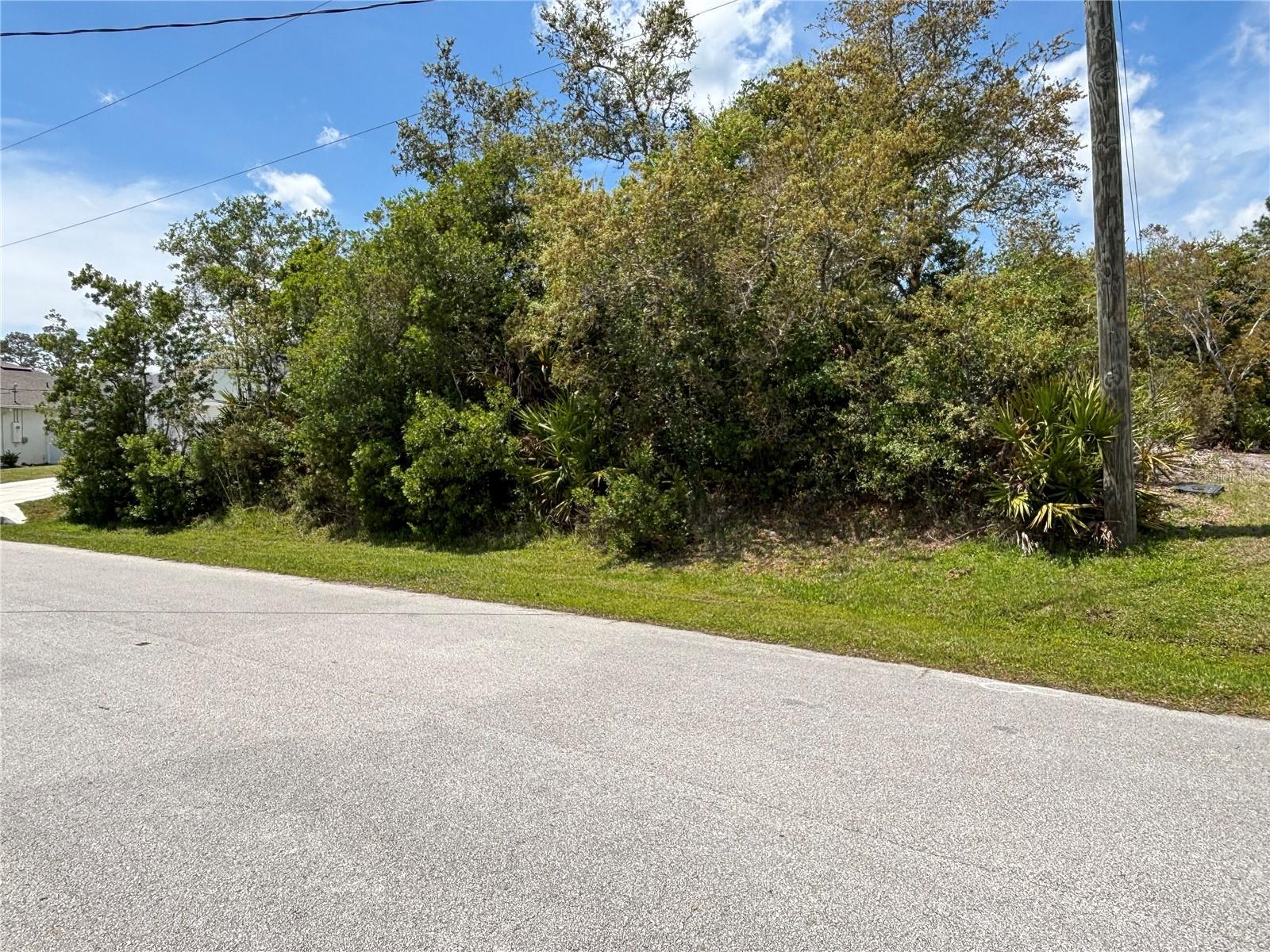 28 Fallwood Lane, FL