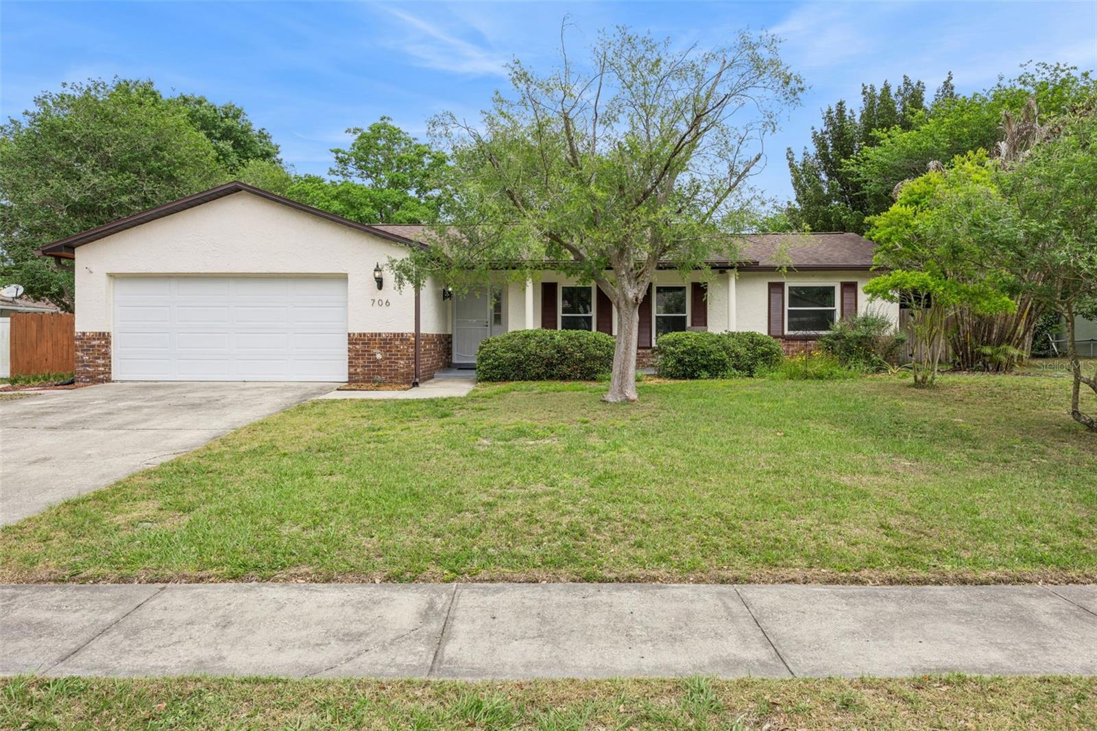 706 Vandergrift Dr, FL