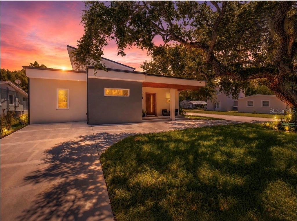 3211 Saxon Drive, FL