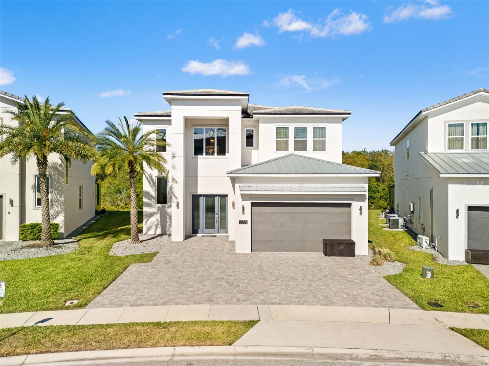 2021 Oak Creek Loop, FL