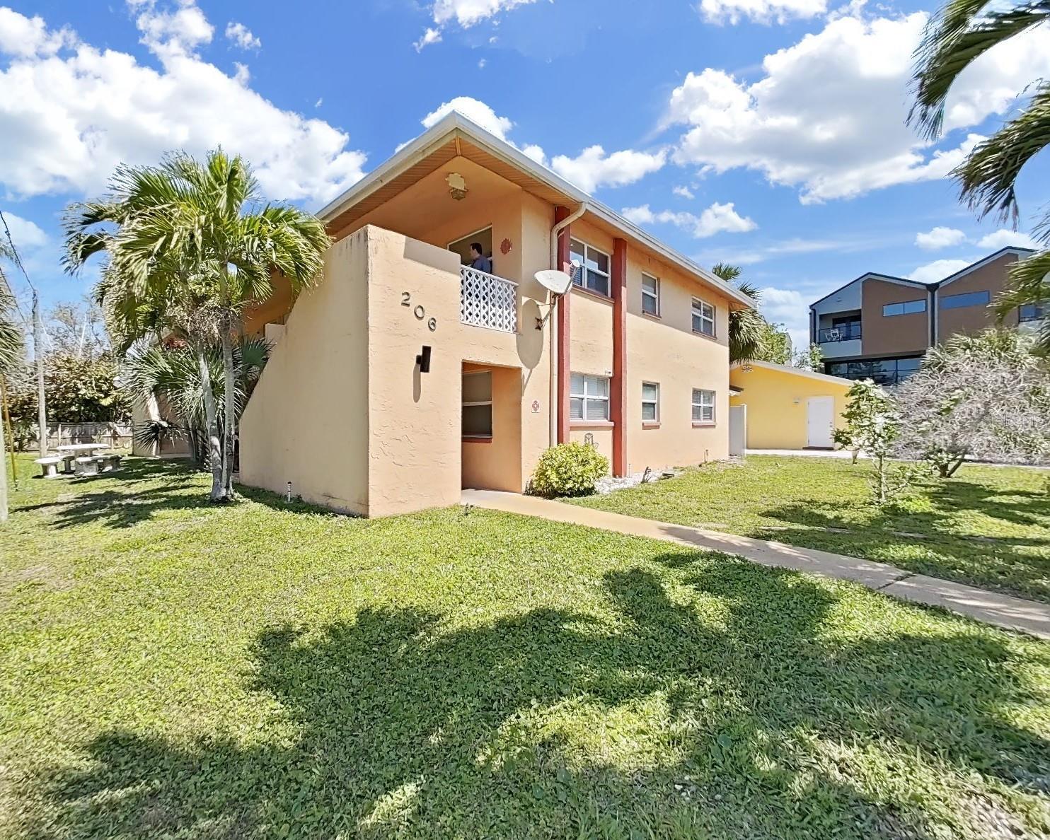206 22nd Ave, FL