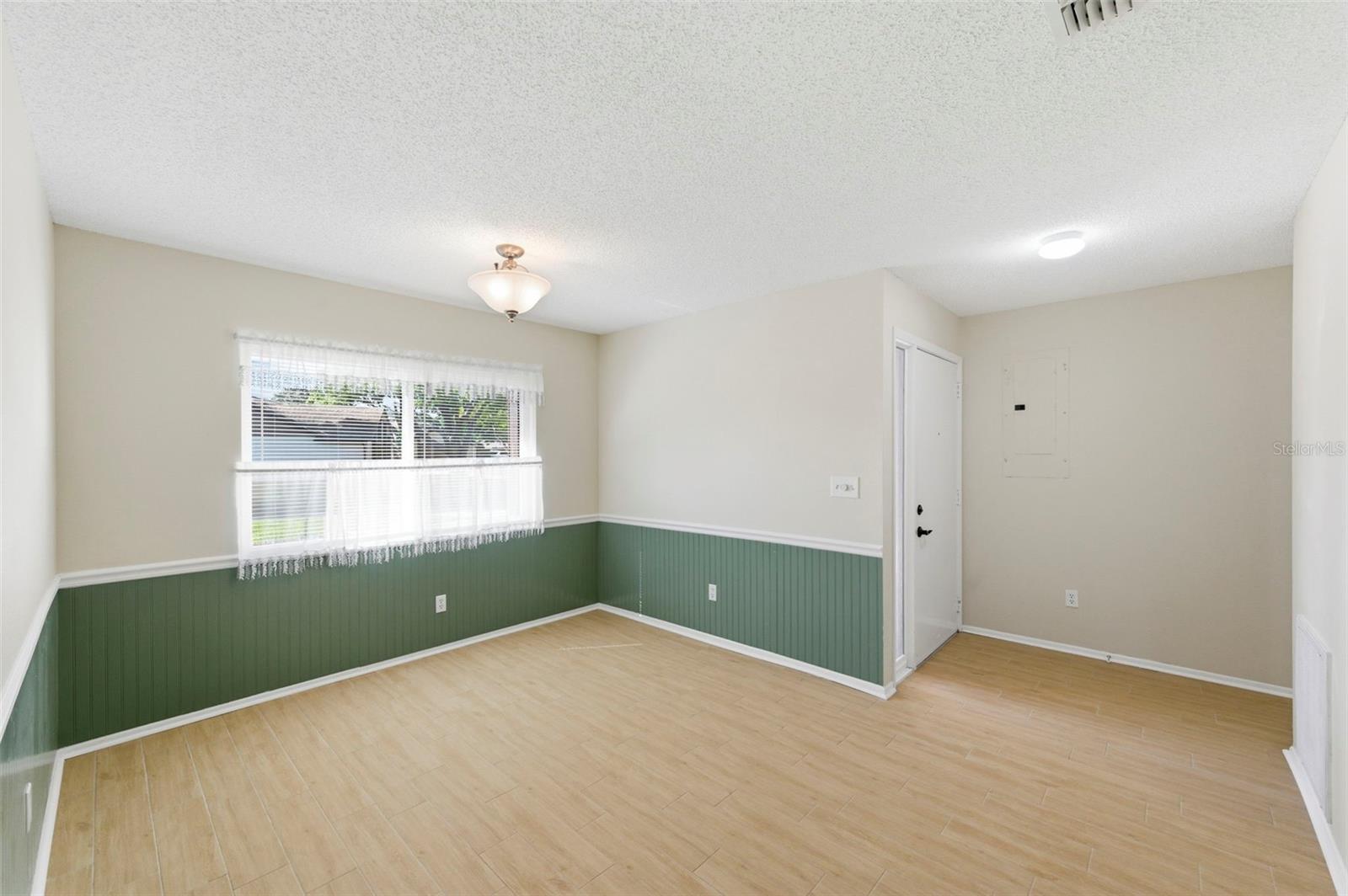 2210 Sequoia Drive, FL