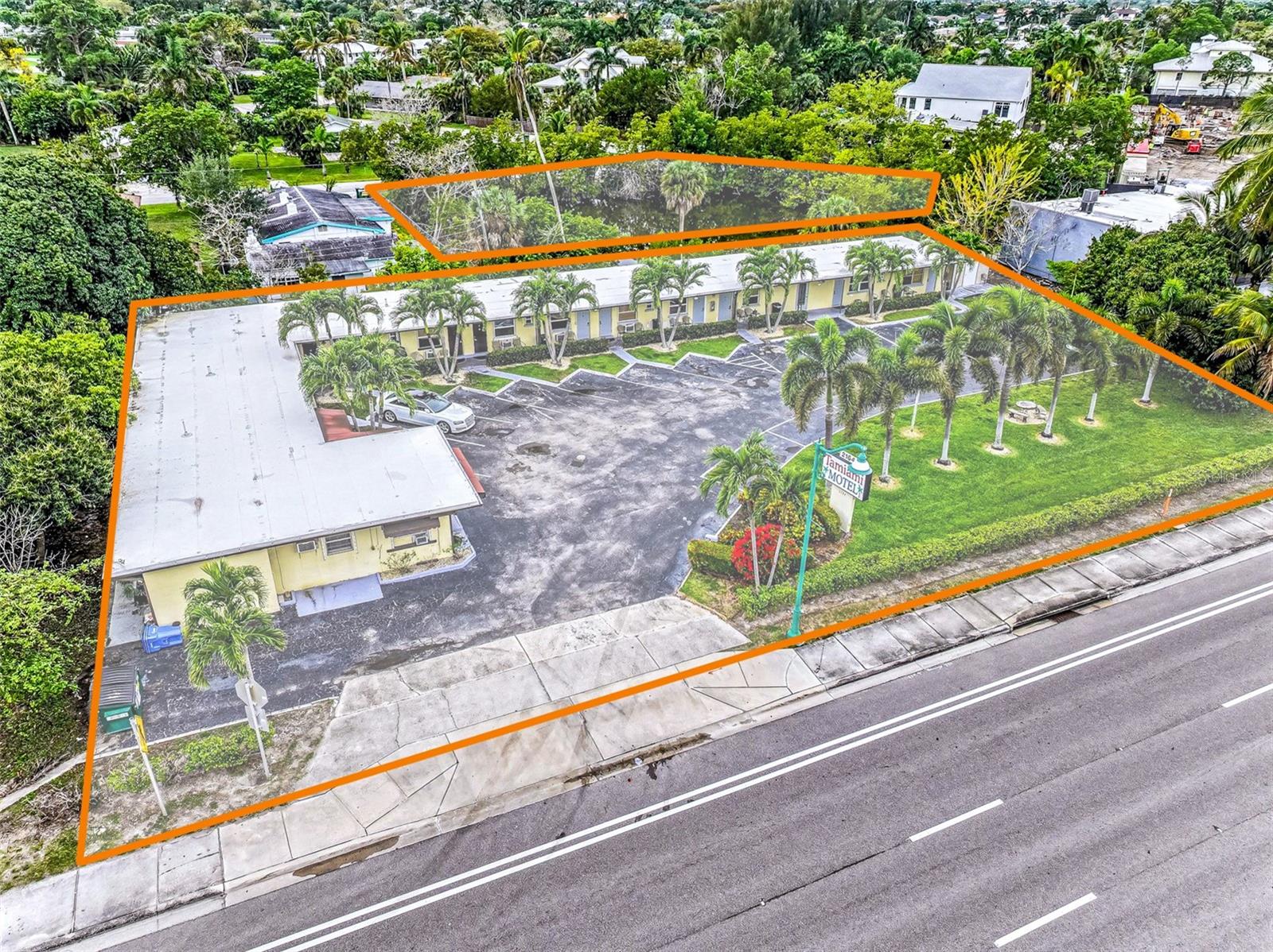 2164 Tamiami Trl E, FL