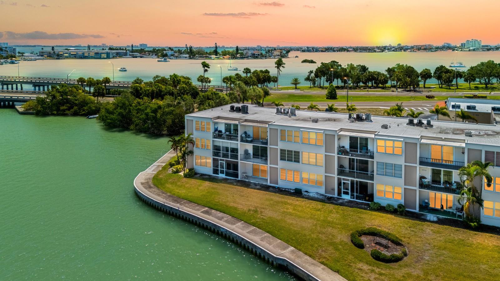7401 Bay Island Dr S #337, FL