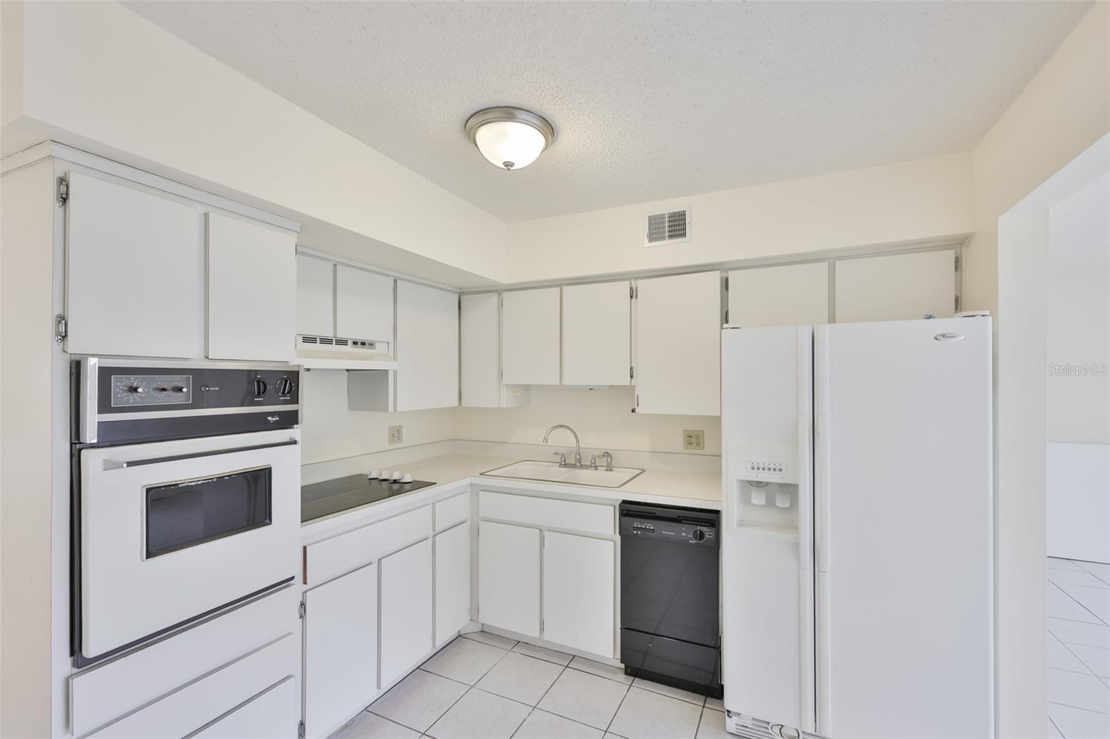 2358 Ecuadorian Way, FL