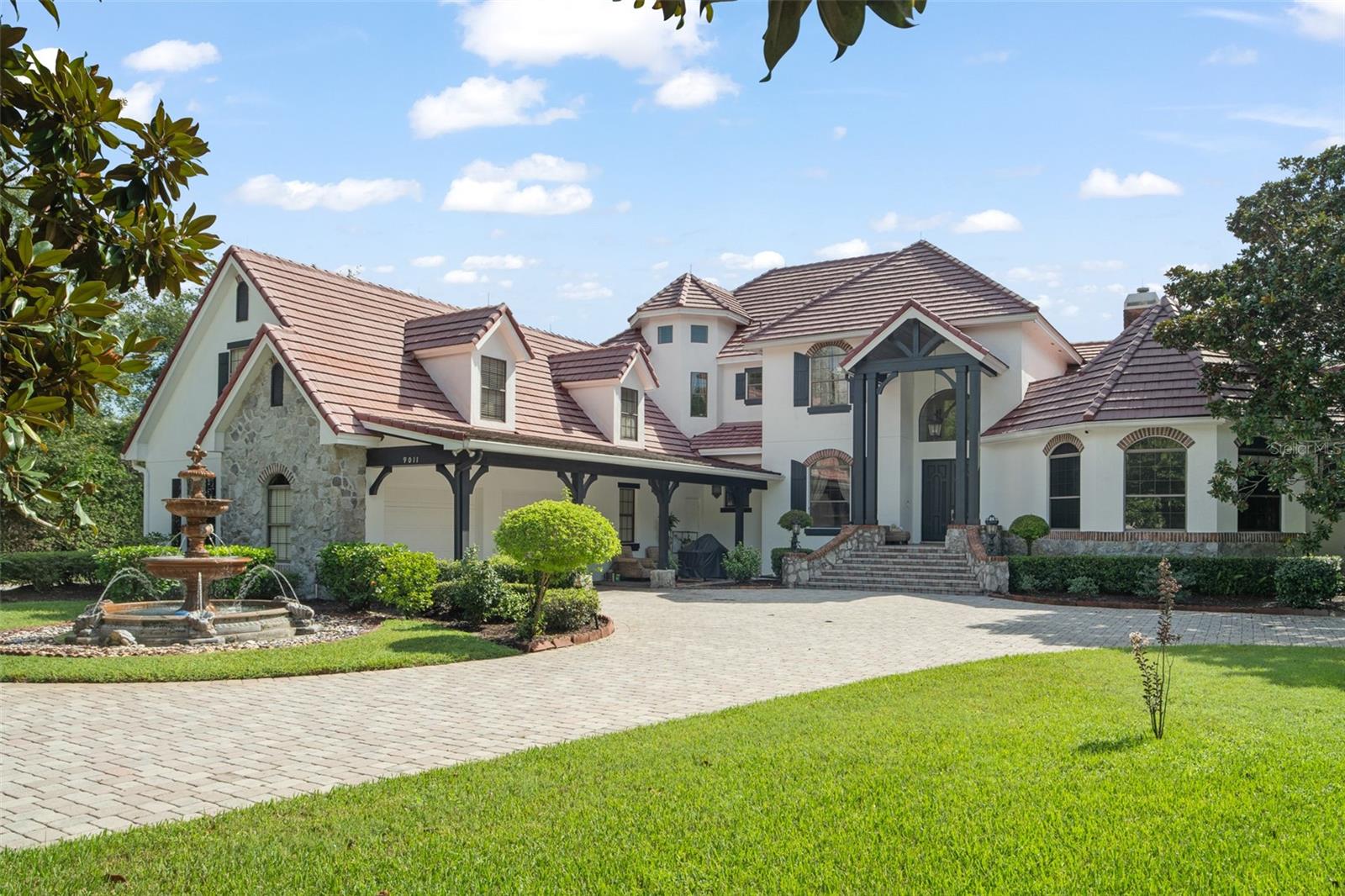 9011 Pinnacle Circle, FL