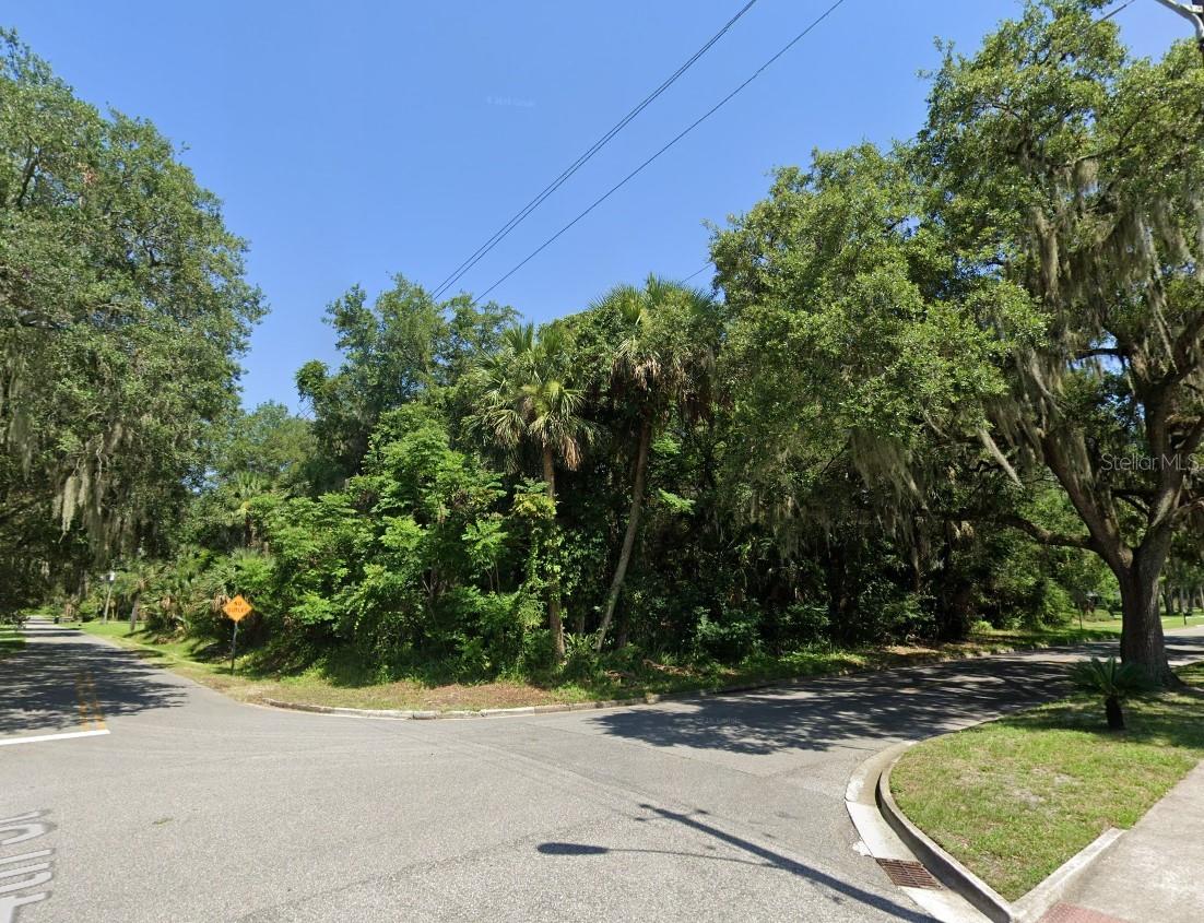 000 E 4th, FL