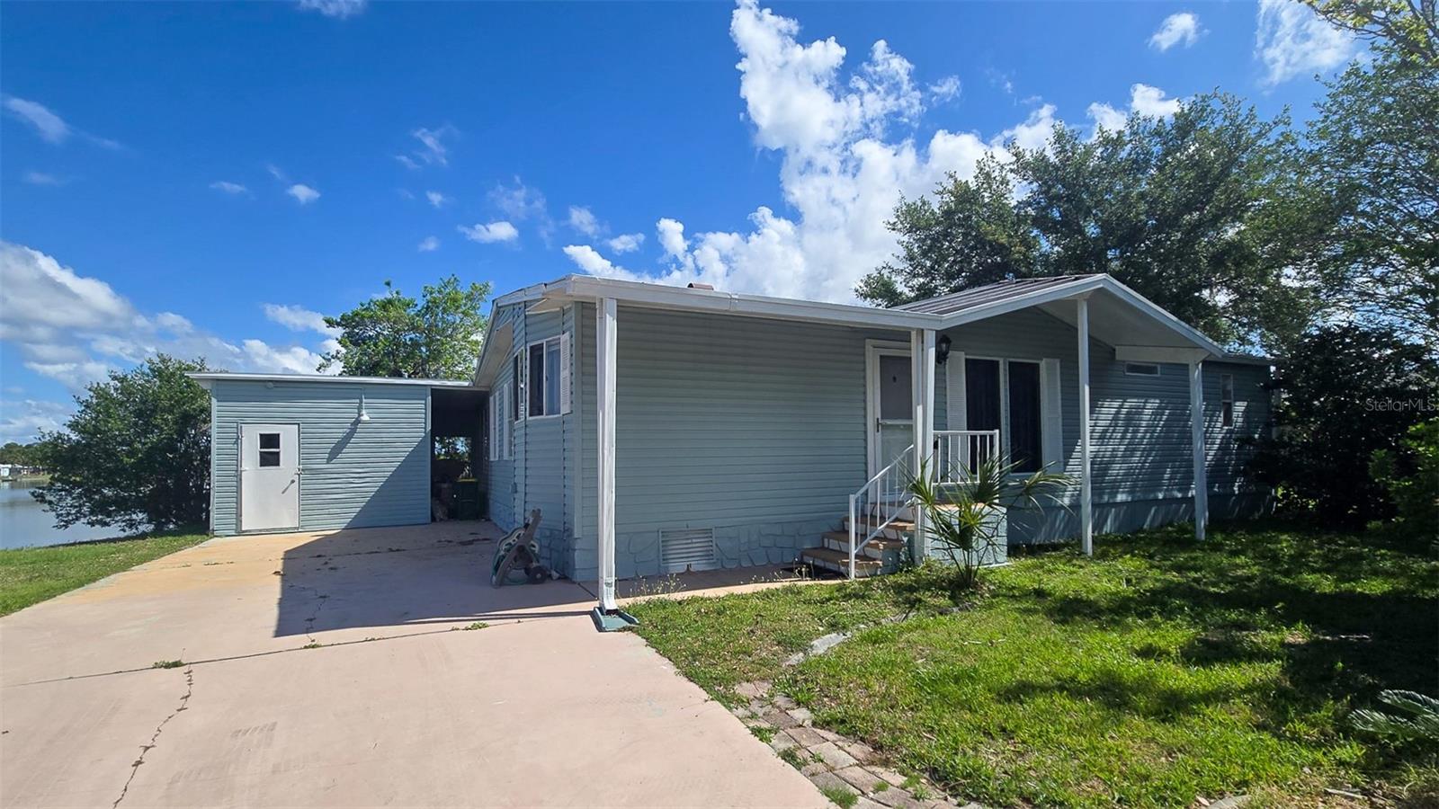 300 Beech Ct, FL