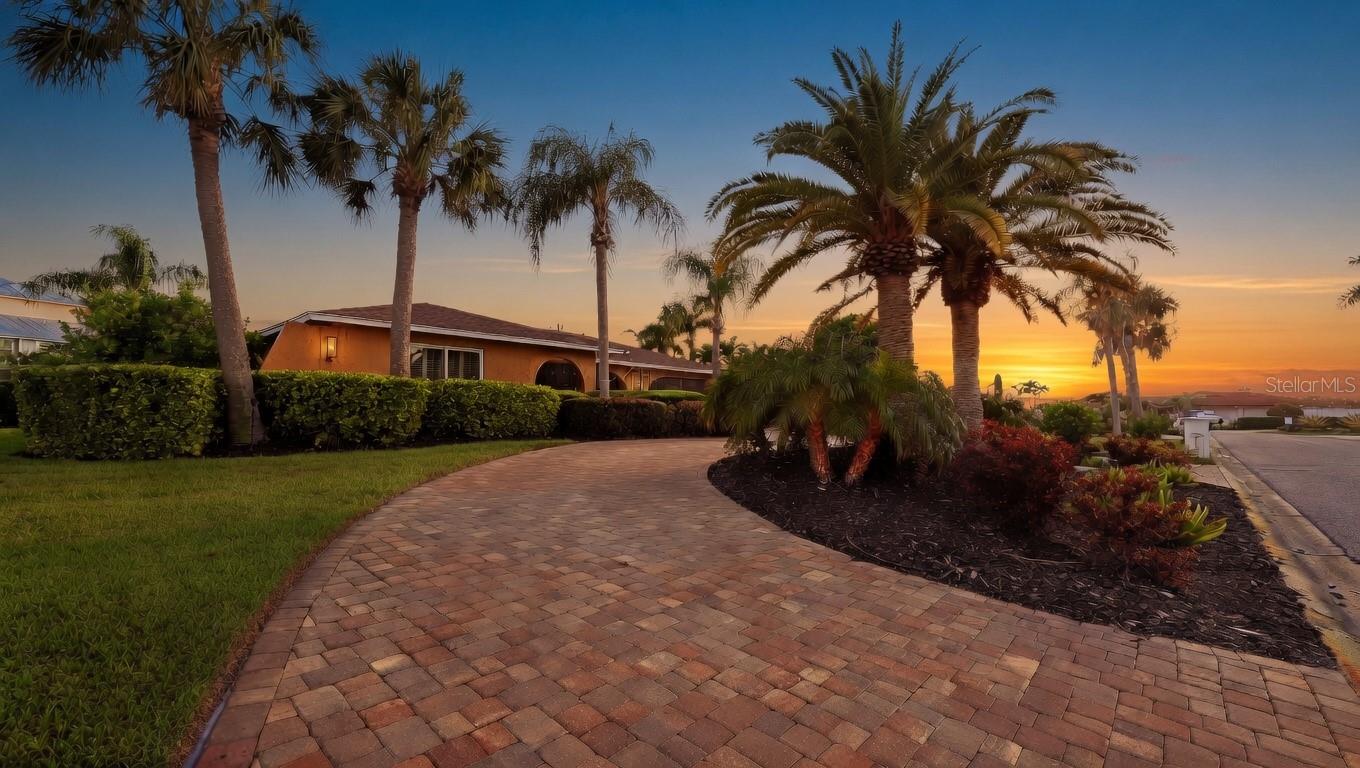 7137 Westmoreland Drive, FL