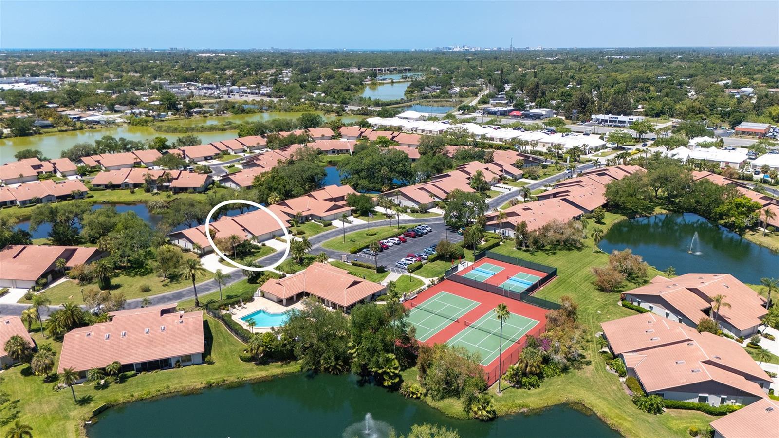 6048 Wilshire Boulevard, FL