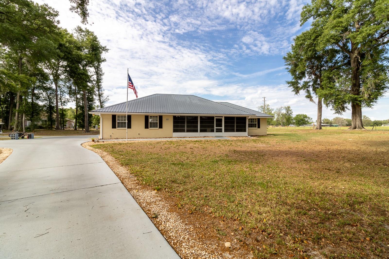 300 Sw Brighton Ct, FL