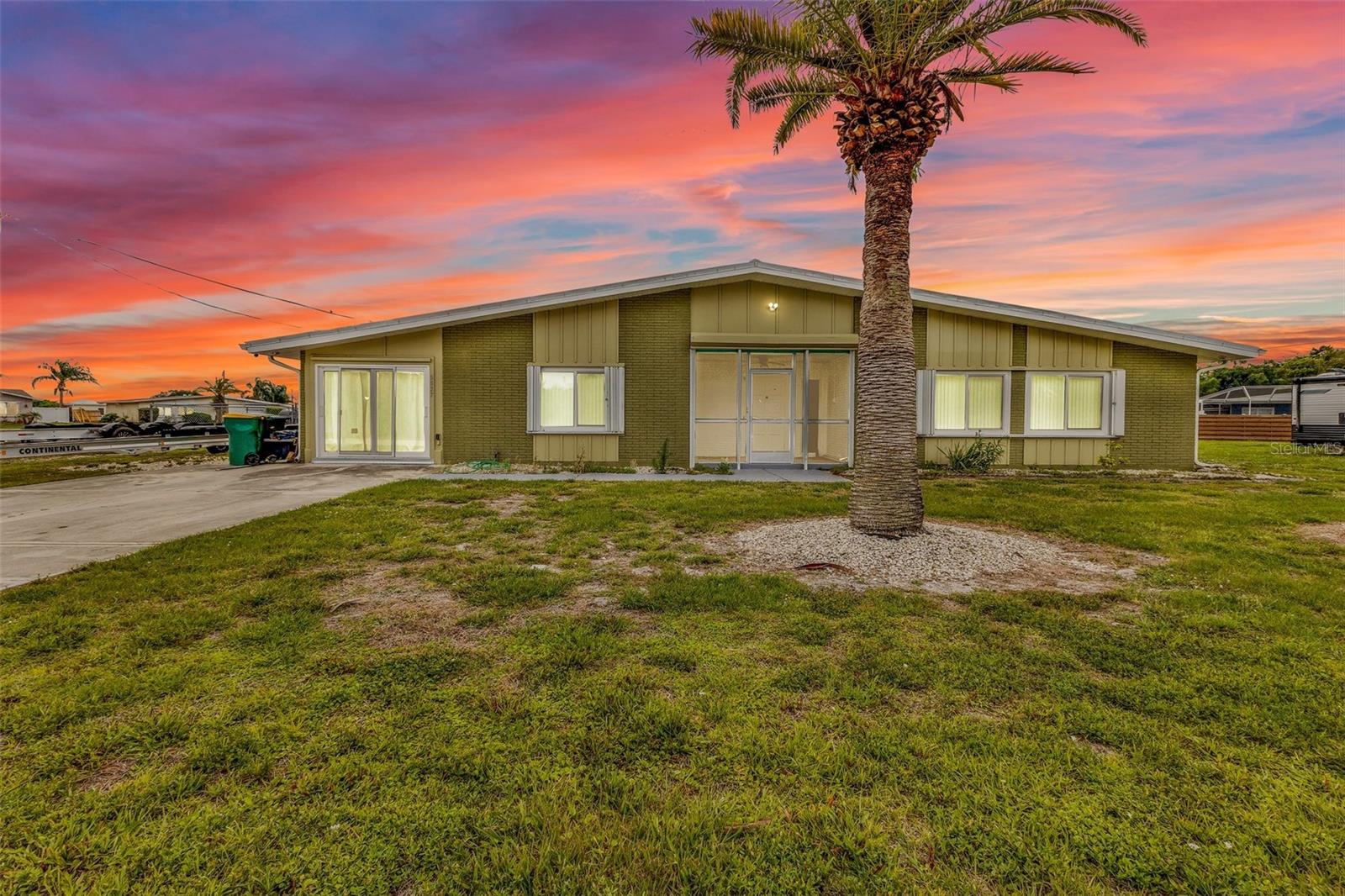 5527 Fairway Drive, FL