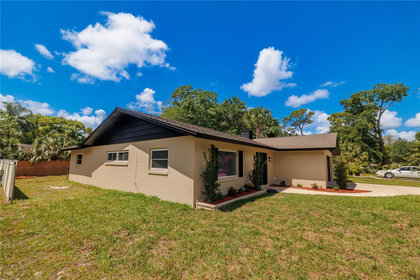 370 Sultana Lane, FL