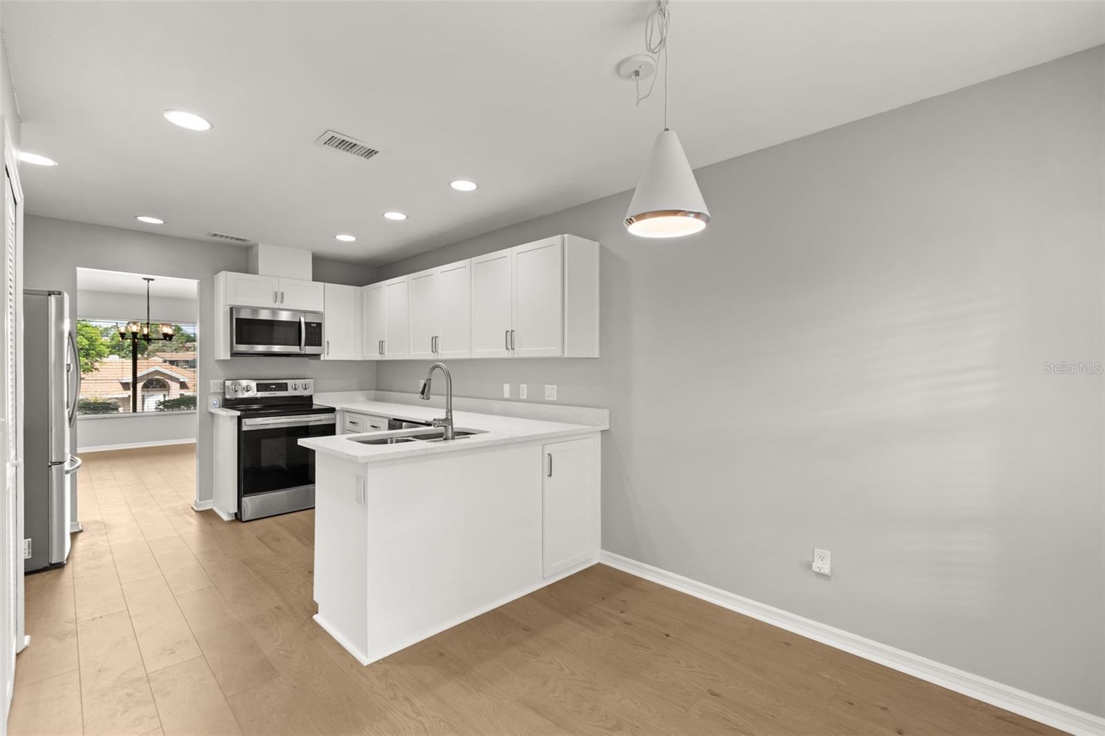 925 Red Dandy Drive, FL