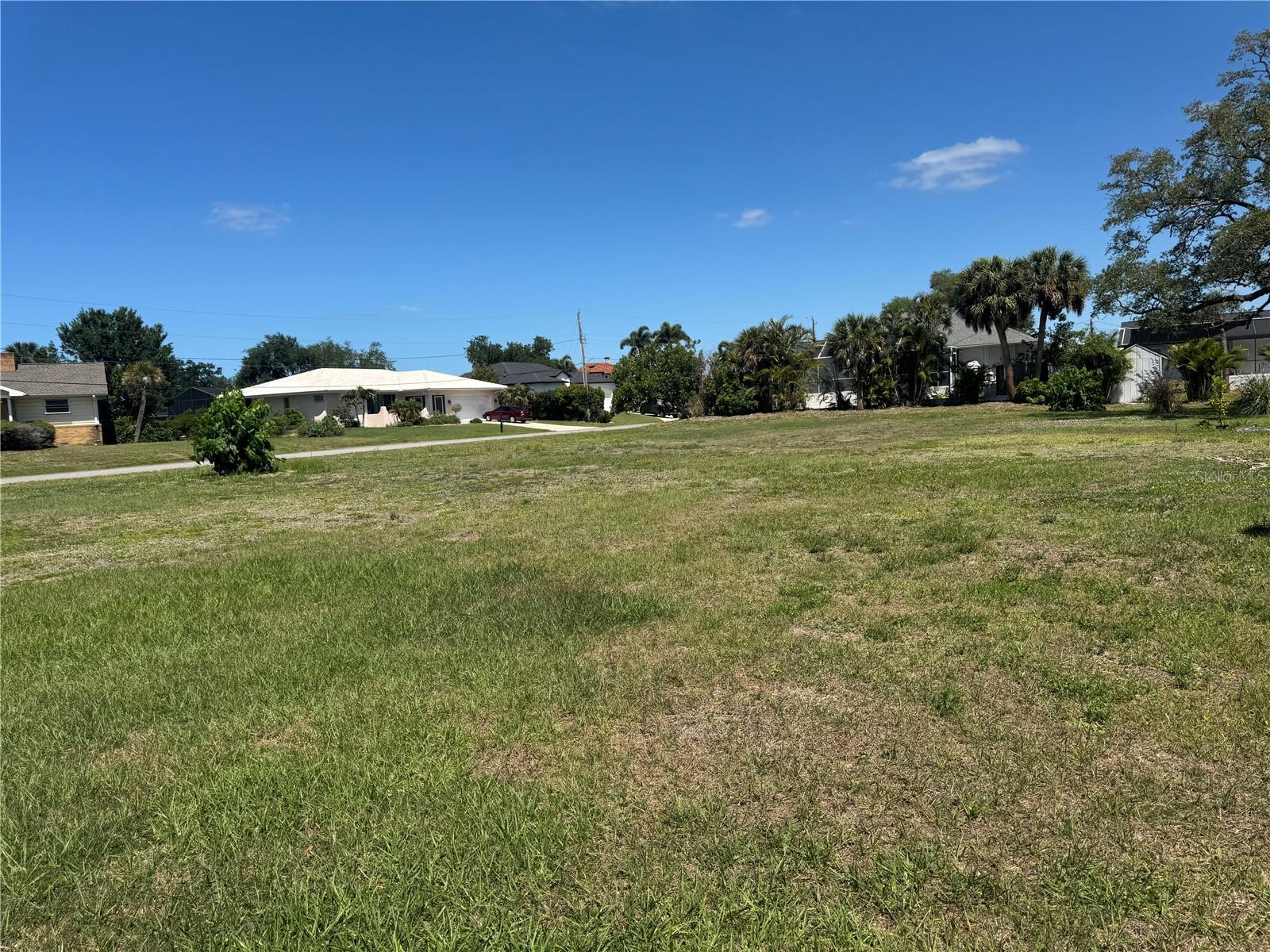Dona Way, FL