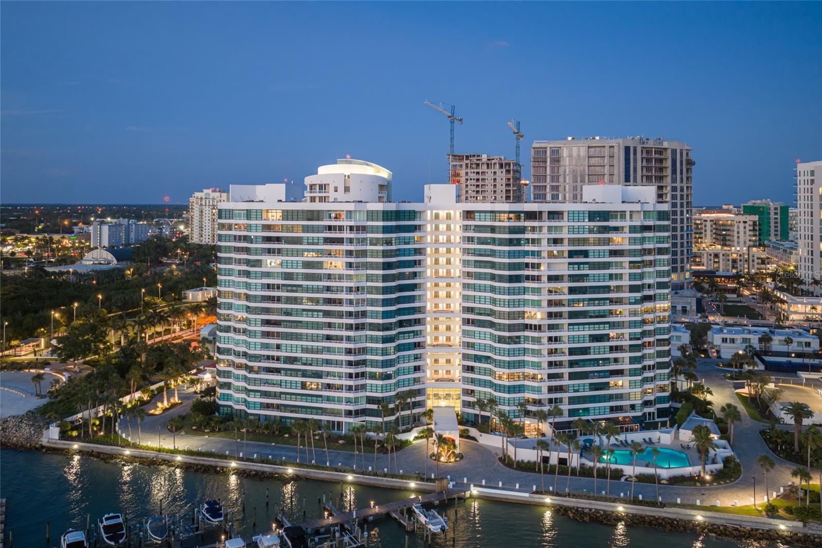 988 Blvd Of The Arts #1710, FL