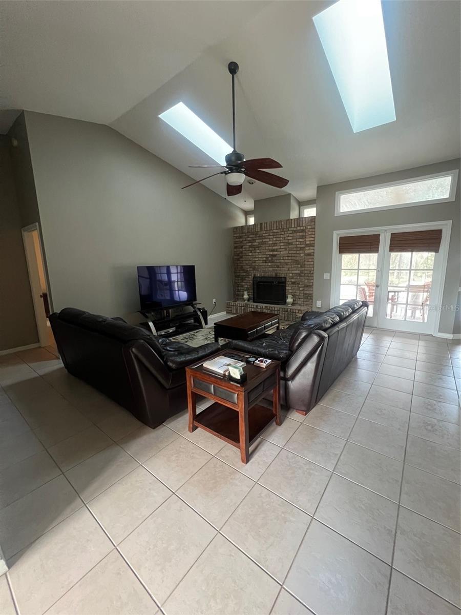1545 Antoinette Court, FL