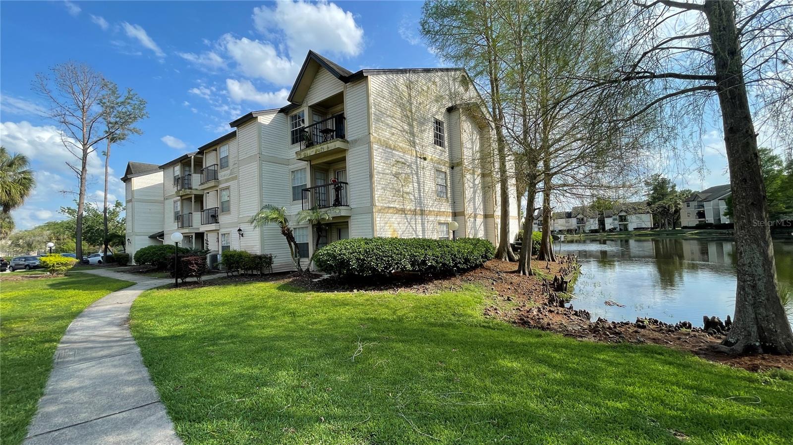 1948 Lake Atriums Circle, FL