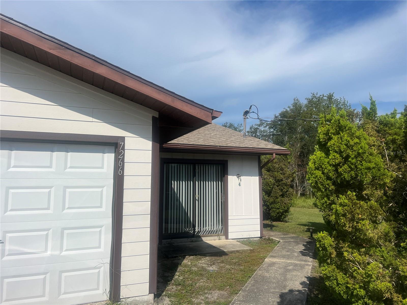 7266 Pond Circle, FL