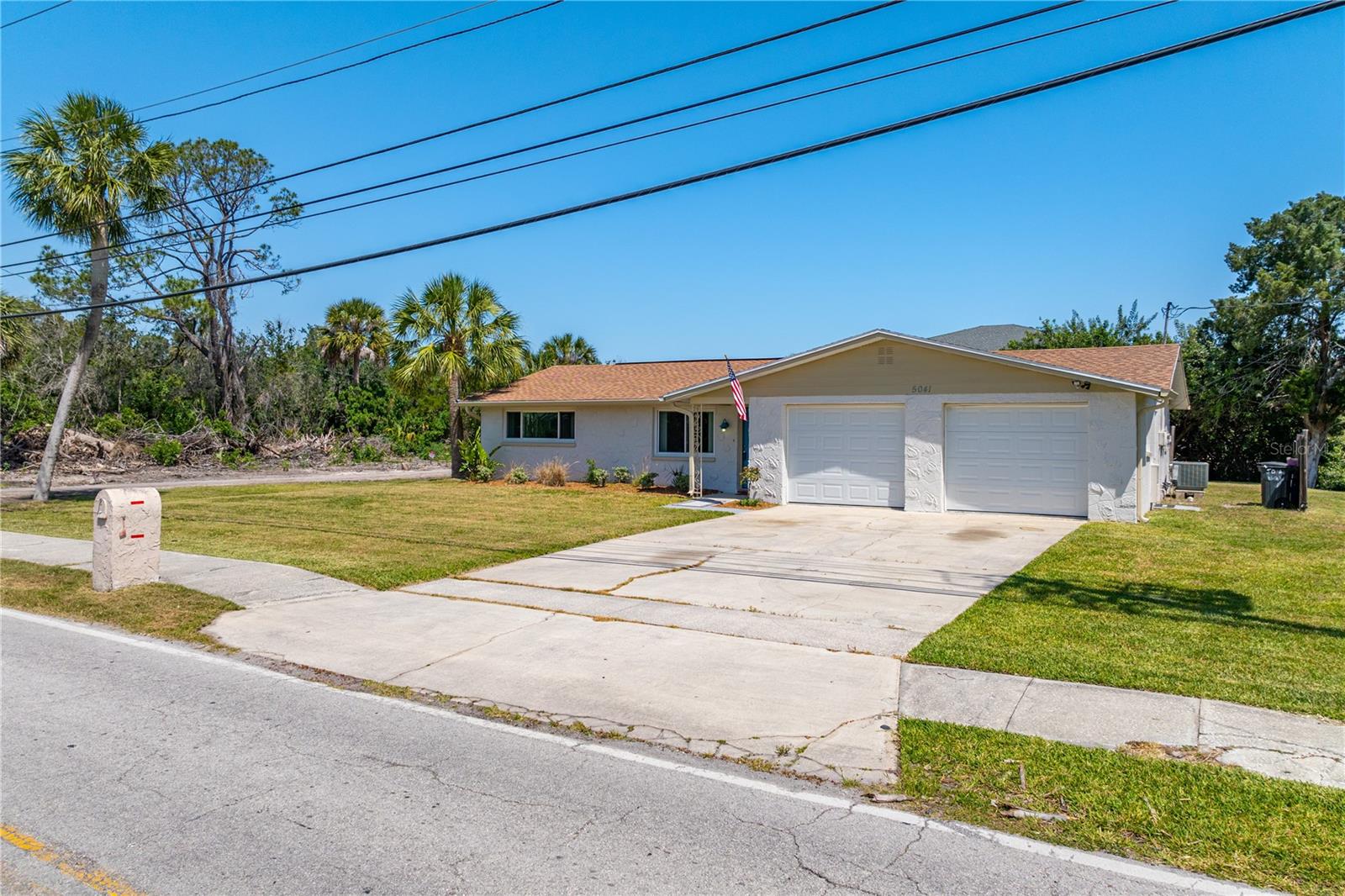 5041 Bay Blvd, FL