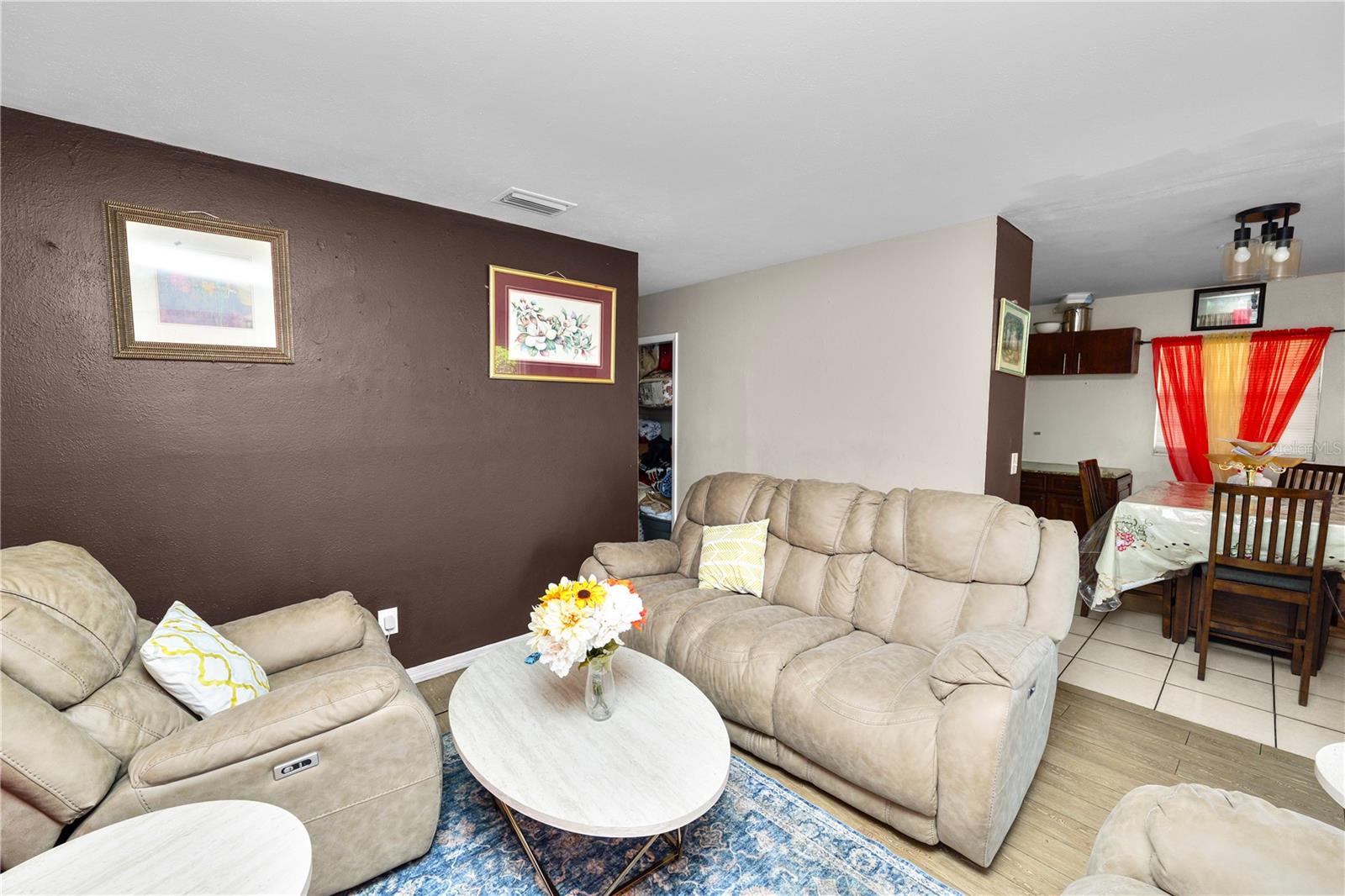 300 Avenue V, FL