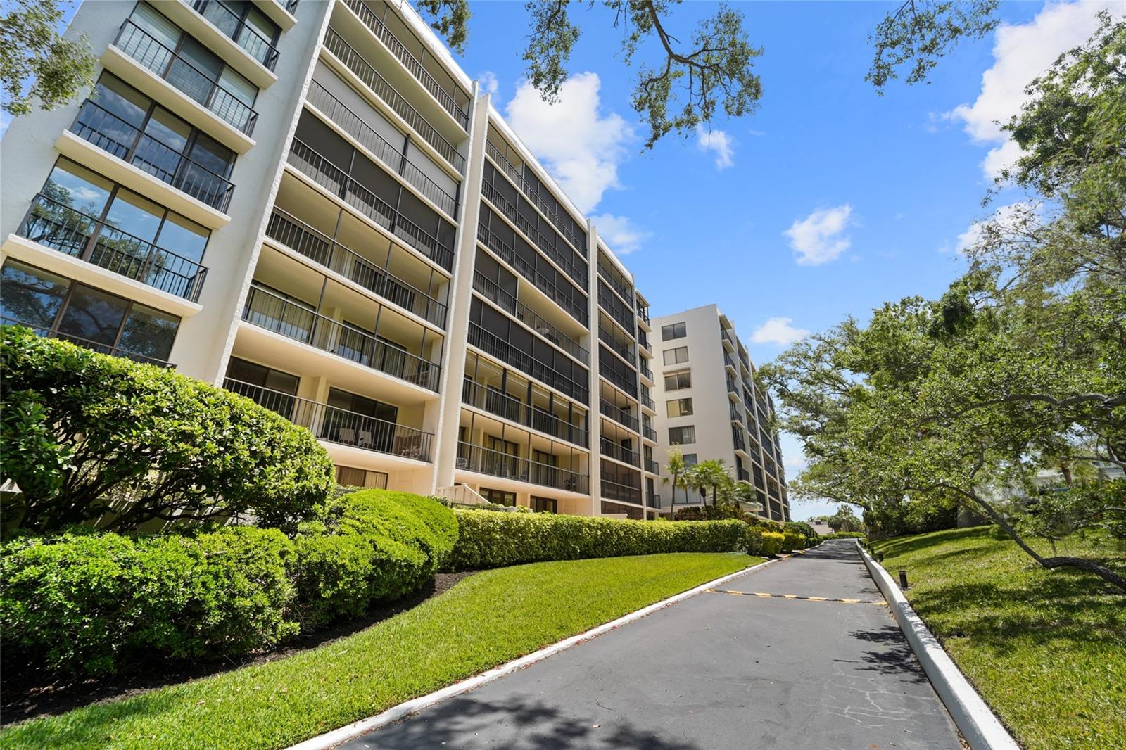 220 Belleview Boulevard, FL