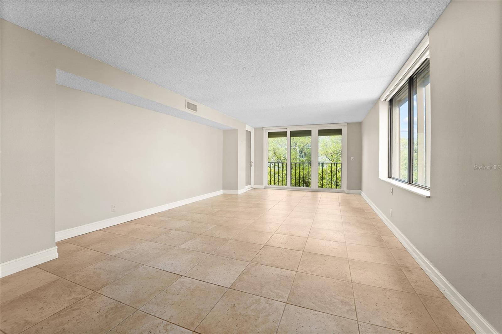 220 Belleview Boulevard, FL