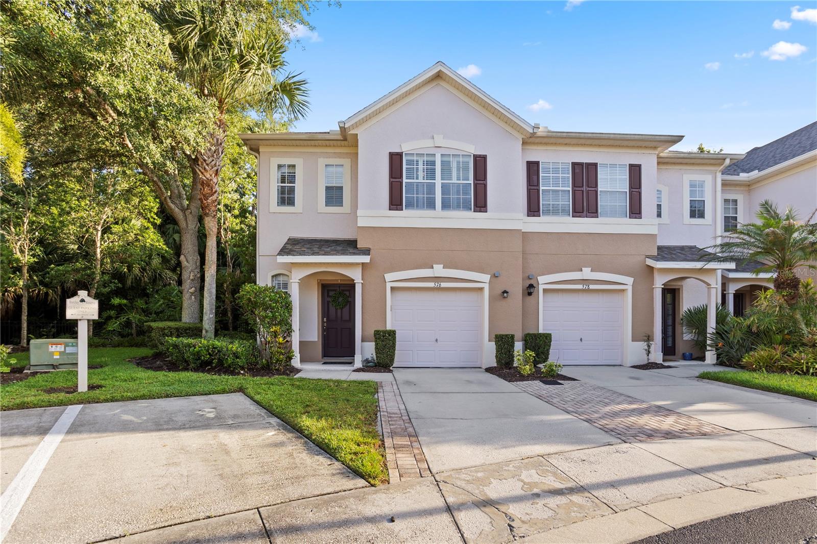 576 Pinebranch Cir, FL