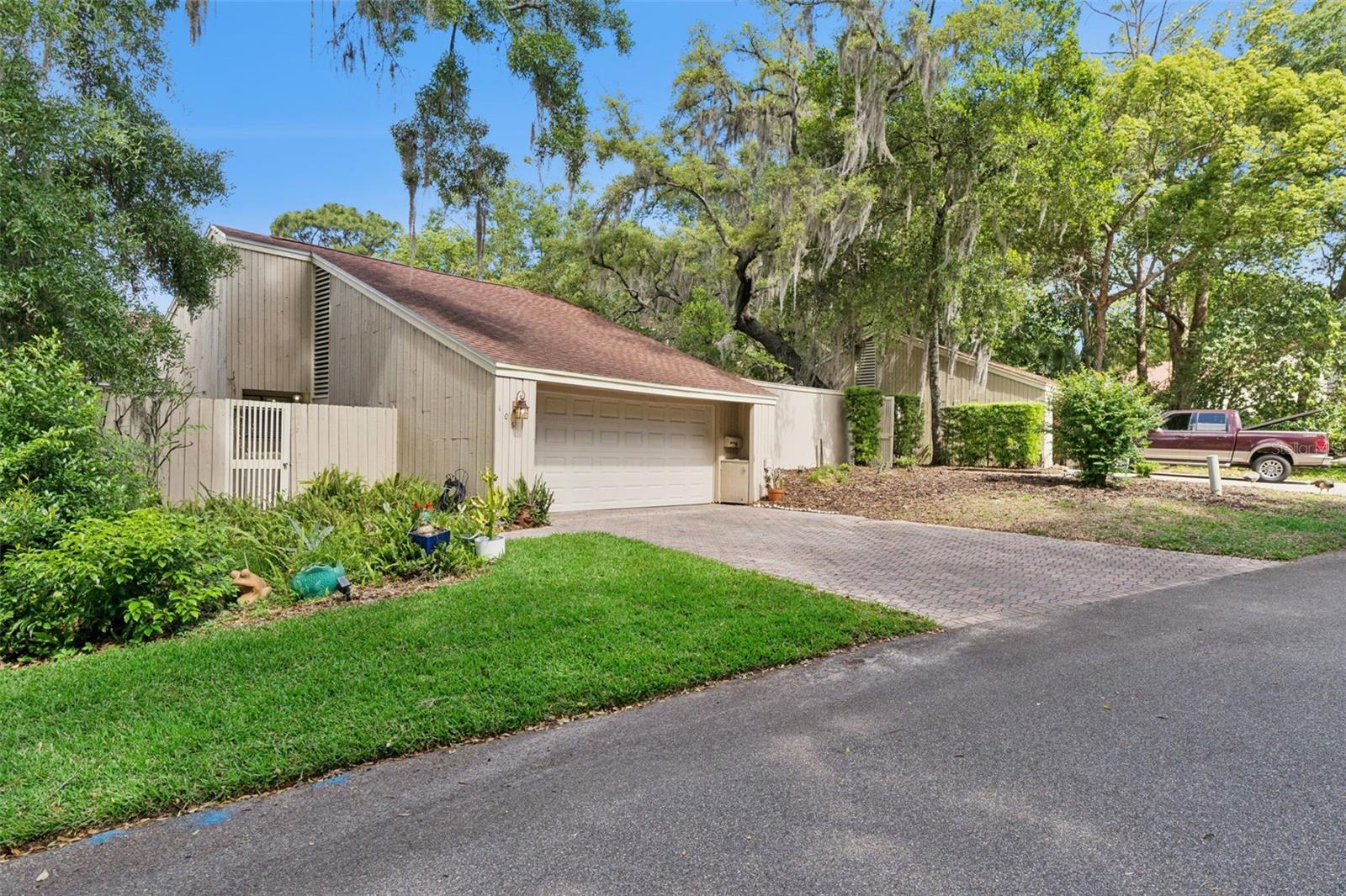 106 Hidden Oak Drive, FL