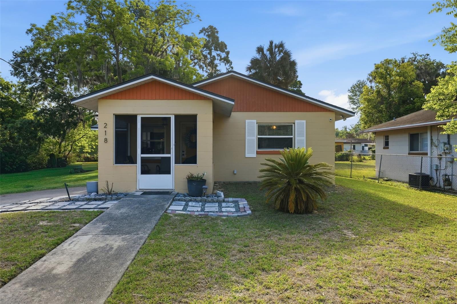 218 S East Street, FL